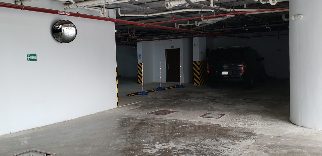 Garage for penthouse parking on the right hand side